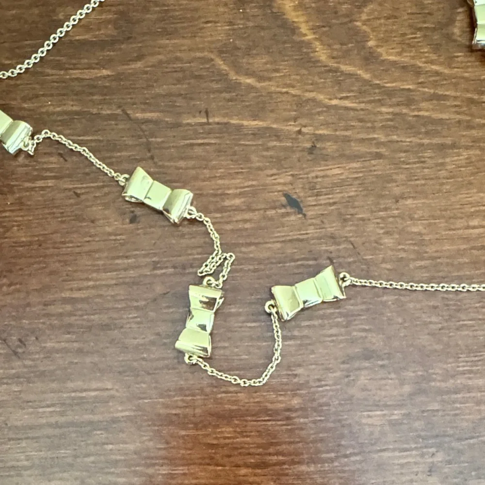 kate spade Gold Bow Link Long Necklace - Pink Pouch